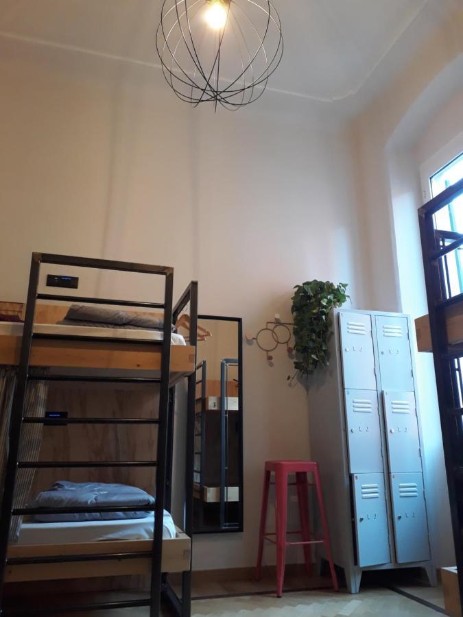 5 Terre Backpackers Ostello *